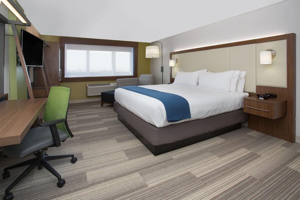 Hotel Express & S - Medical Ctr Area By Ihg 3*