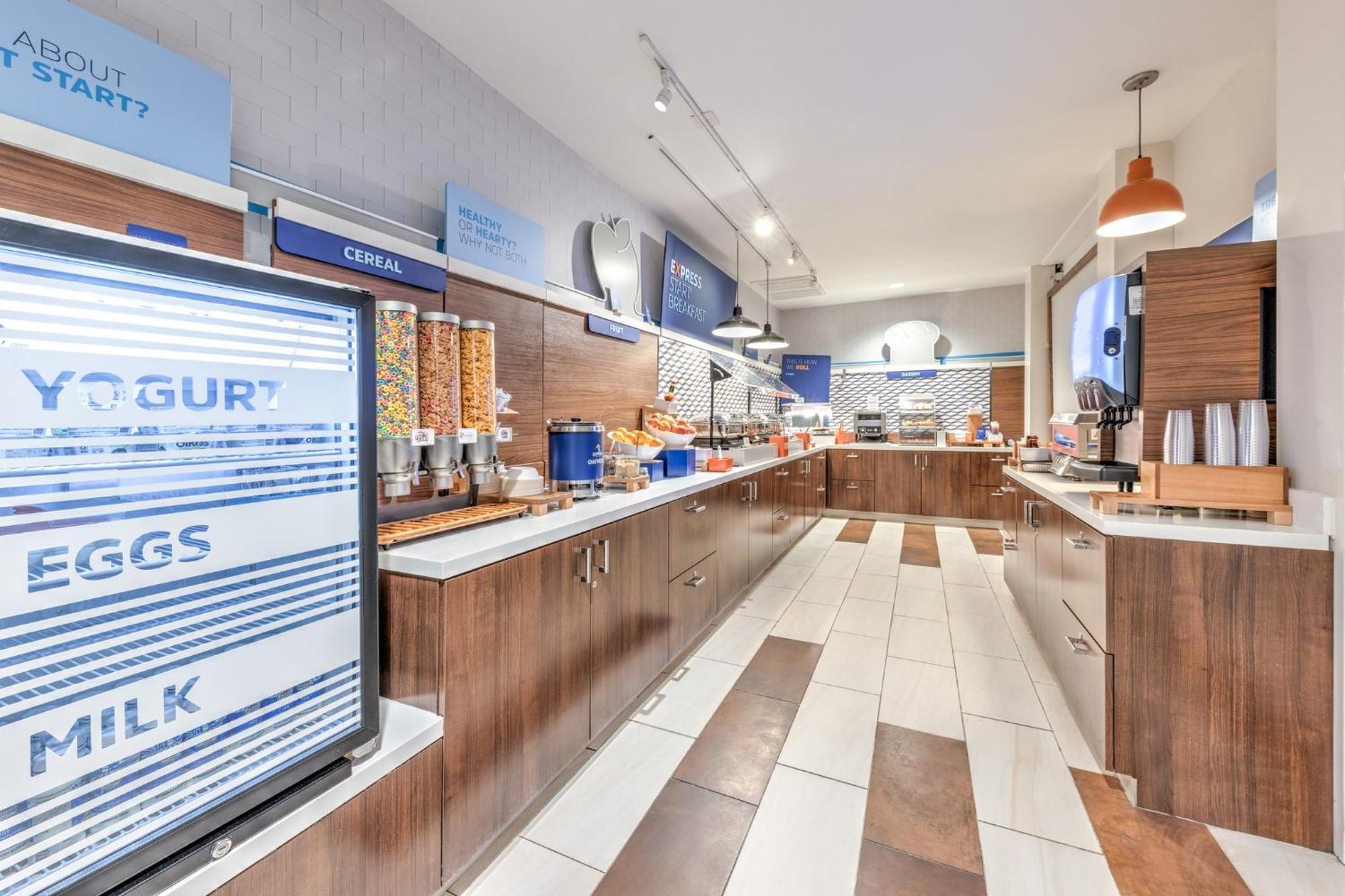 Express & S - Medical Ctr Area By Ihg Hotel 3*